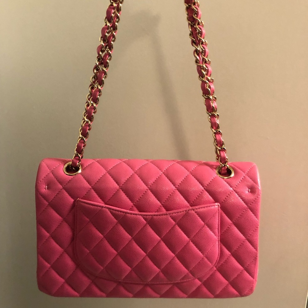 SOLD-Chanel 19c bubble gum pink medium flap - Picture 4 of 12